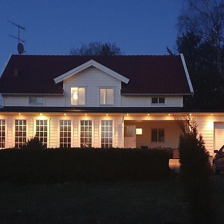 Landvetter Airport B&B And Parking Härryda Extérieur photo